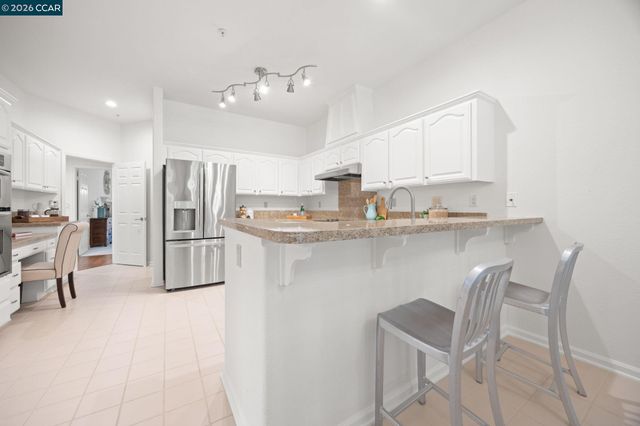 1254 Edgewater Ct, Walnut Creek, CA 94595