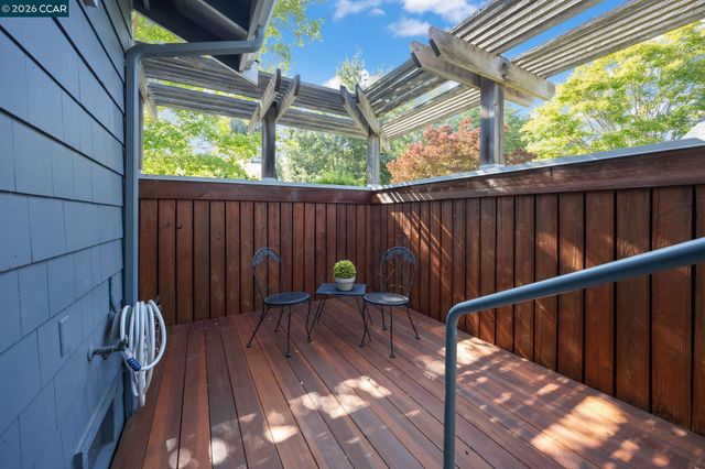 1254 Edgewater Ct, Walnut Creek, CA 94595