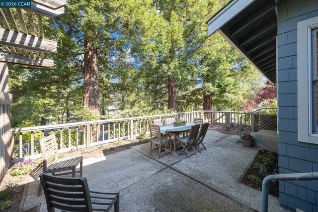 1254 Edgewater Ct, Walnut Creek, CA 94595