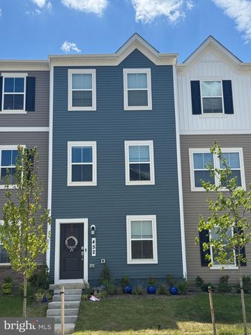 452 18TH AVE, Ranson, WV 25438