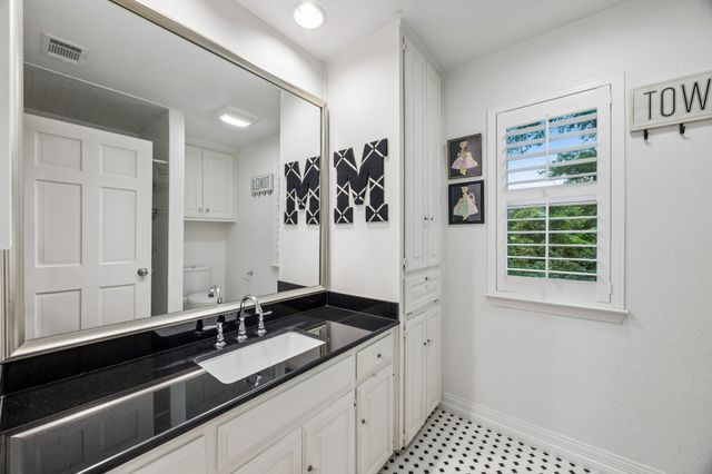 619 Sorita Circle, Heath, TX 75032