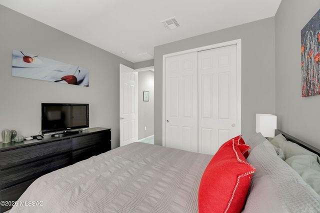 17369 S Nicholas Falls Drive, Vail, AZ 85641