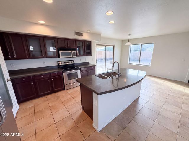 25583 W PIONEER Street, Buckeye, AZ 85326