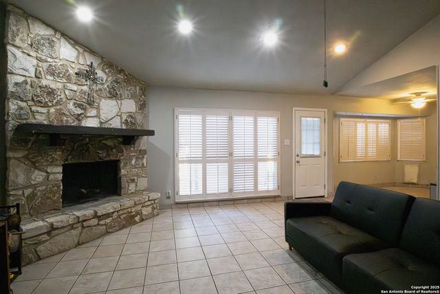15054 Misty Bnd, San Antonio, TX 78217