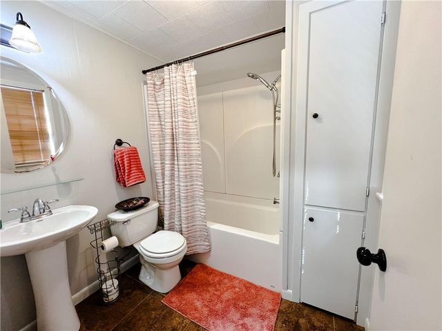 365 TASSIN Street, Moreauville, LA 71355