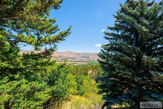 1255 Chokecherry Dr, Pocatello, ID 83204