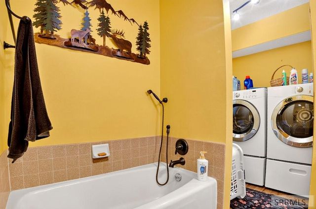 1255 Chokecherry Dr, Pocatello, ID 83204
