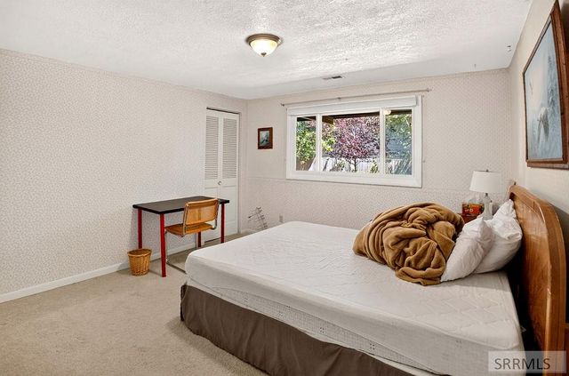 1255 Chokecherry Dr, Pocatello, ID 83204