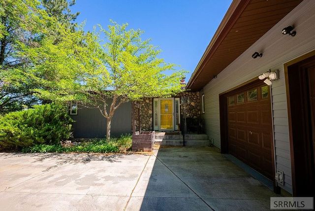 1255 Chokecherry Dr, Pocatello, ID 83204