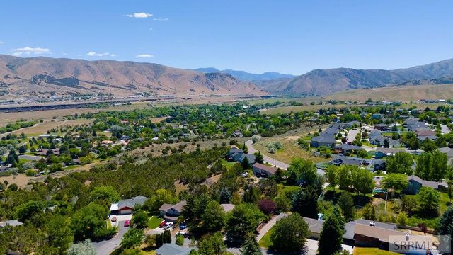 1255 Chokecherry Dr, Pocatello, ID 83204