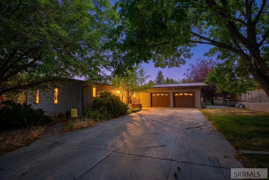 1255 Chokecherry Dr, Pocatello, ID 83204