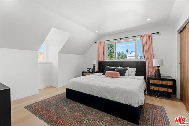 6460 Penfield Avenue, Los Angeles, CA 91367