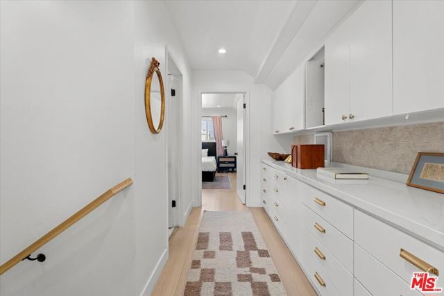 6460 Penfield Avenue, Los Angeles, CA 91367