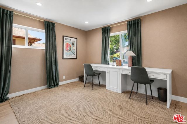 6460 Penfield Avenue, Los Angeles, CA 91367