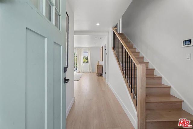 6460 Penfield Avenue, Los Angeles, CA 91367