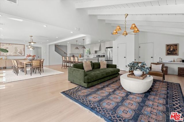 6460 Penfield Avenue, Los Angeles, CA 91367