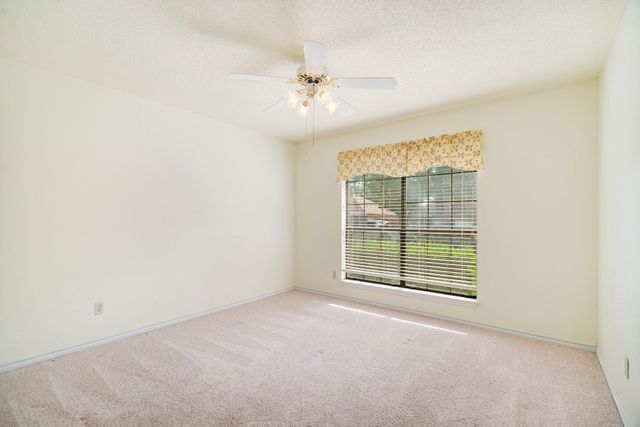 525 Medalist Street, Paris, TX 75460