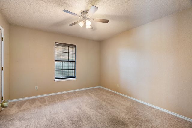 525 Medalist Street, Paris, TX 75460