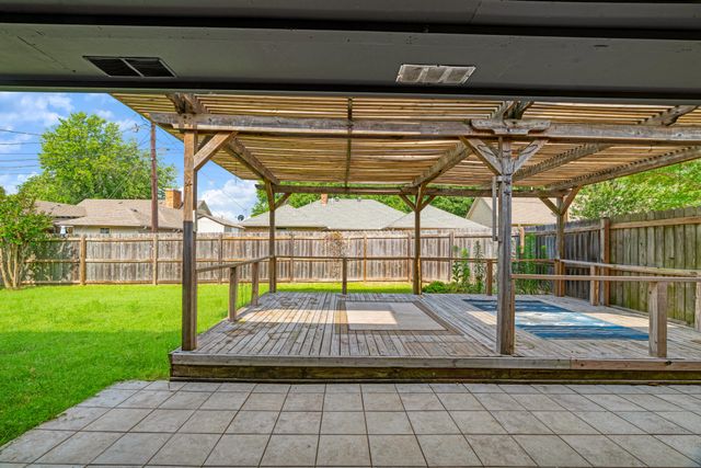 525 Medalist Street, Paris, TX 75460