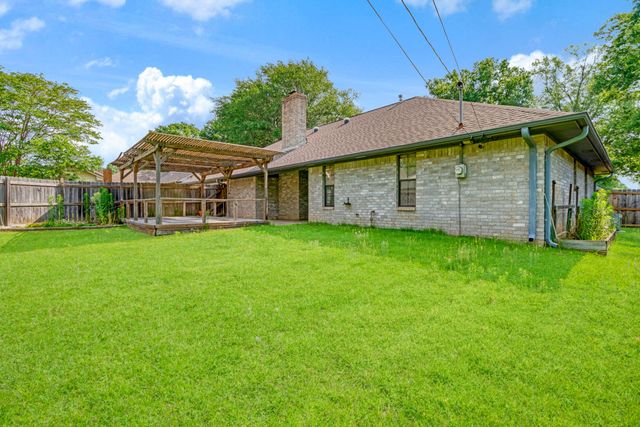 525 Medalist Street, Paris, TX 75460