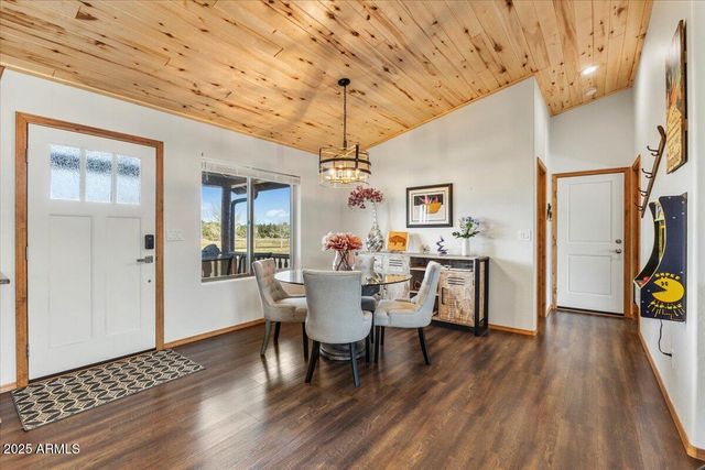 2321 QUARTER HORSE Trail, Overgaard, AZ 85933