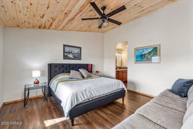 2321 QUARTER HORSE Trail, Overgaard, AZ 85933