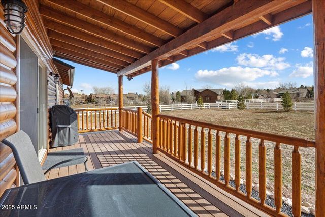 2321 QUARTER HORSE Trail, Overgaard, AZ 85933