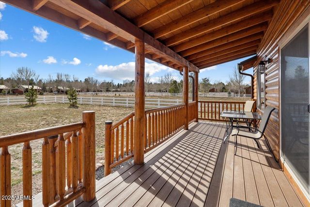 2321 QUARTER HORSE Trail, Overgaard, AZ 85933