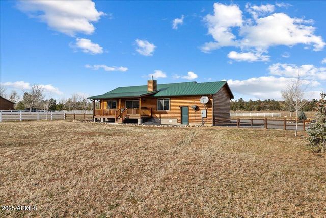 2321 QUARTER HORSE Trail, Overgaard, AZ 85933
