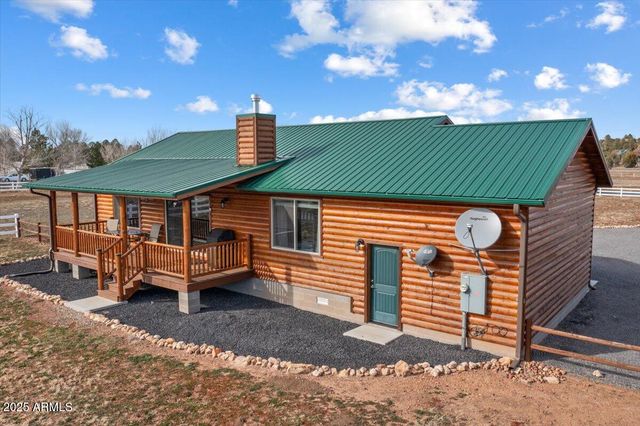 2321 QUARTER HORSE Trail, Overgaard, AZ 85933
