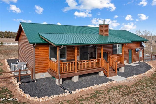2321 QUARTER HORSE Trail, Overgaard, AZ 85933