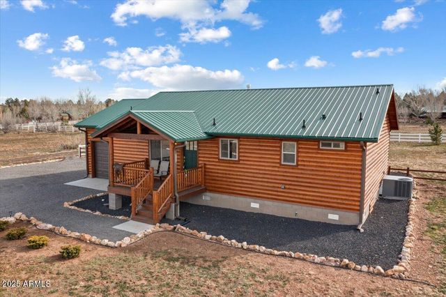 2321 QUARTER HORSE Trail, Overgaard, AZ 85933