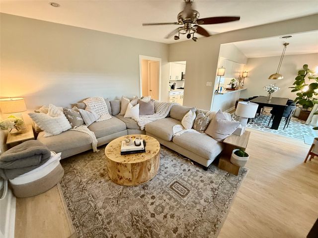 2414 S 5th ST A, Austin, TX 78704