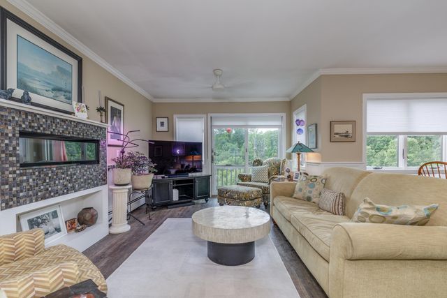 388 Western Ave Unit B2, Henniker, NH 03242