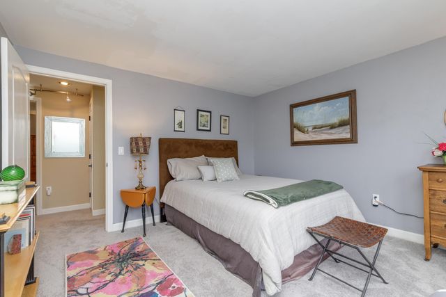 388 Western Ave Unit B2, Henniker, NH 03242