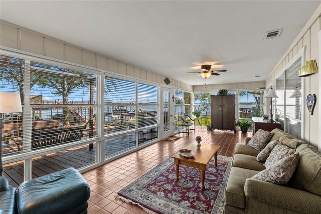 1820 Bounty View Drive, Tool, TX 75143