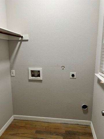 319 W Page Avenue, Dallas, TX 75208