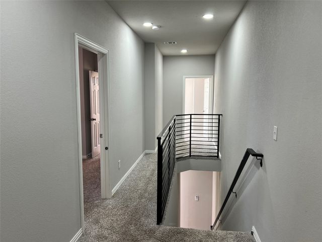 319 W Page Avenue, Dallas, TX 75208