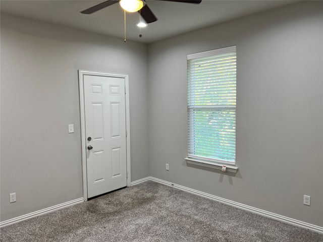 319 W Page Avenue, Dallas, TX 75208