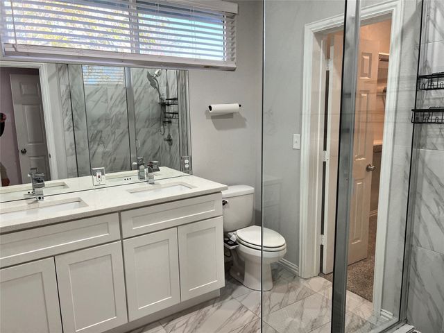 319 W Page Avenue, Dallas, TX 75208