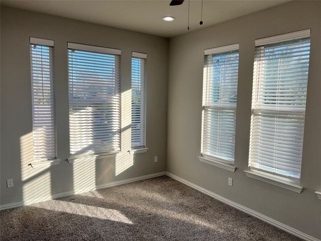 319 W Page Avenue, Dallas, TX 75208