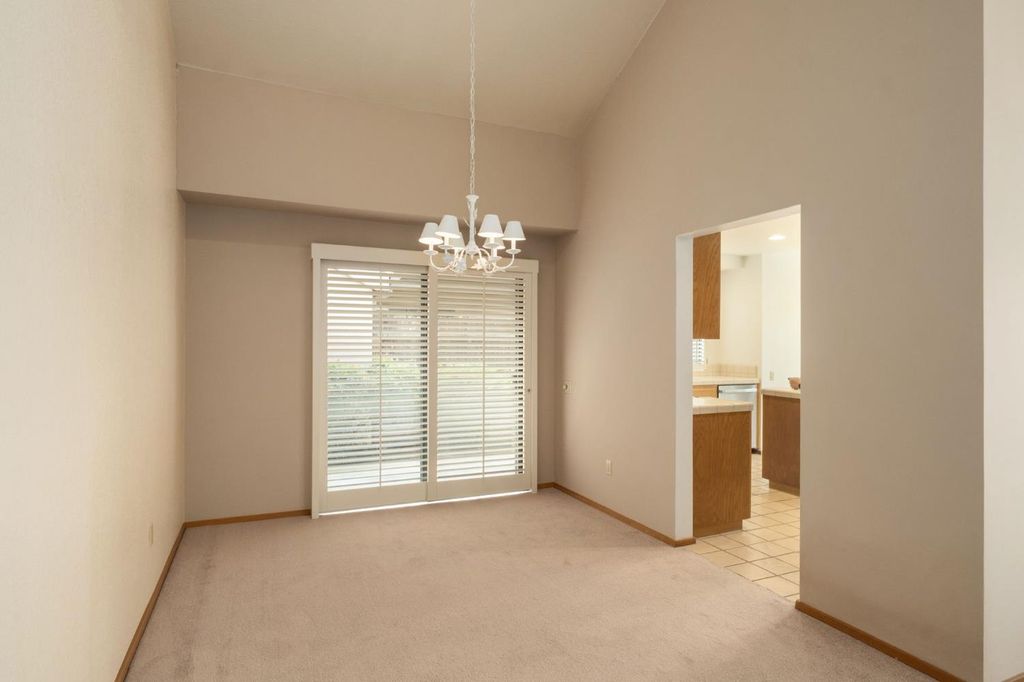 Image 11 of property listing at 3250 W Spruce Avenue, Fresno, CA 93711