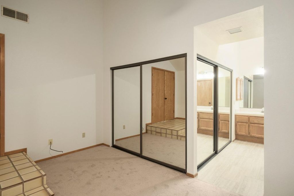 Image 20 of property listing at 3250 W Spruce Avenue, Fresno, CA 93711