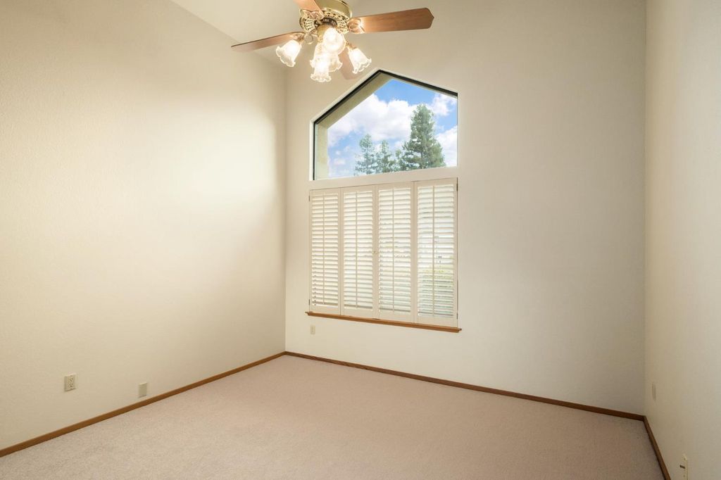 Image 21 of property listing at 3250 W Spruce Avenue, Fresno, CA 93711