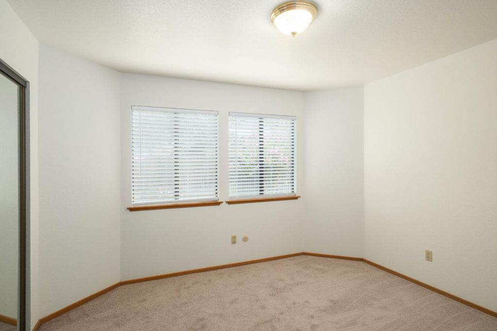 Image 23 of property listing at 3250 W Spruce Avenue, Fresno, CA 93711