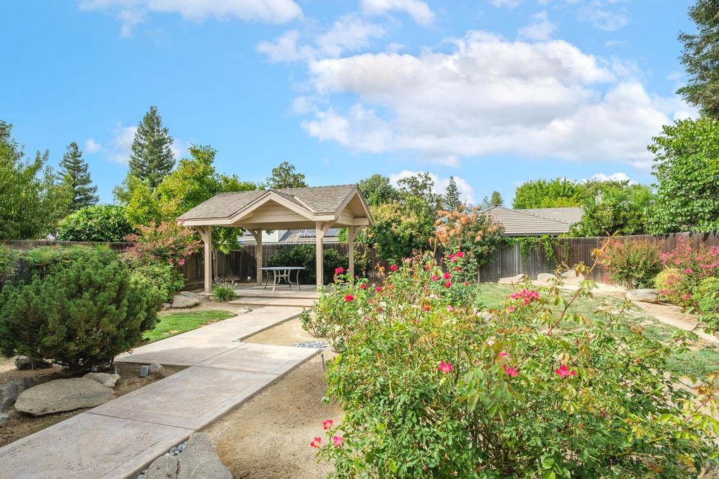 Image 25 of property listing at 3250 W Spruce Avenue, Fresno, CA 93711