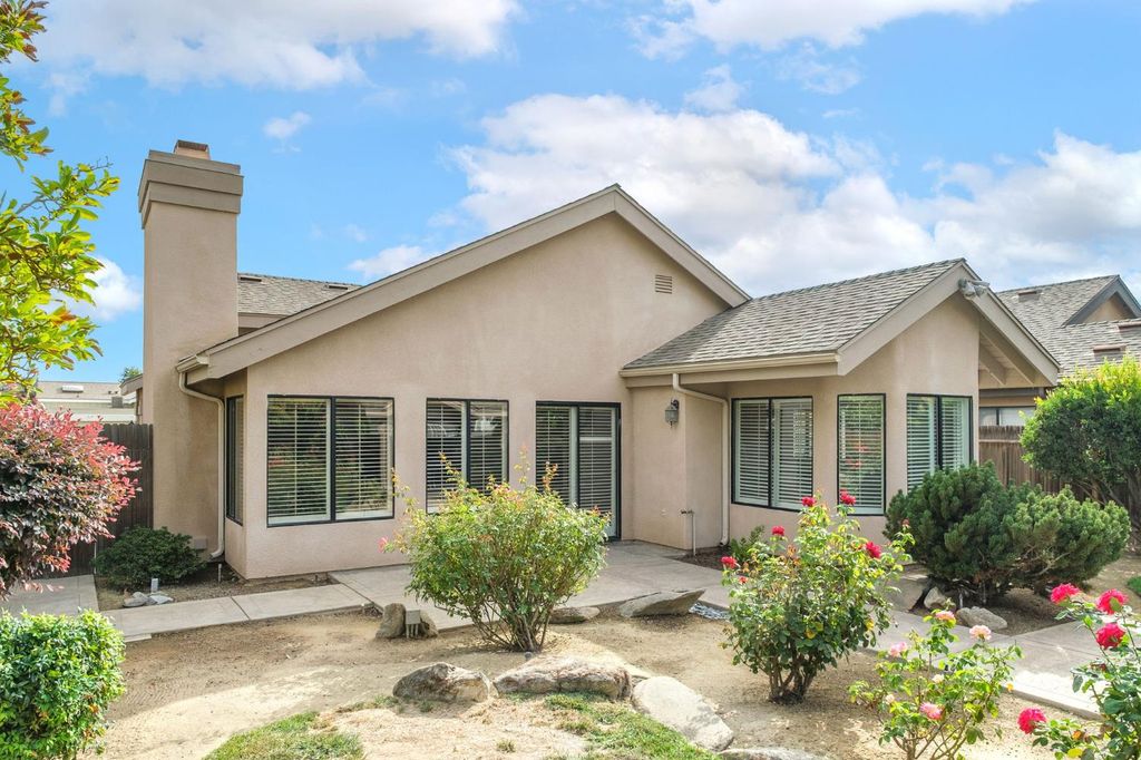 Image 28 of property listing at 3250 W Spruce Avenue, Fresno, CA 93711