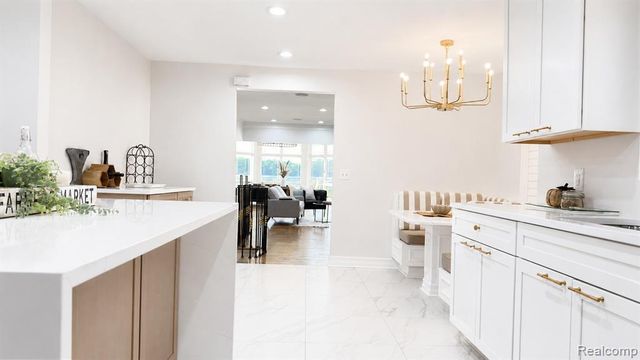 3858 Island Park Drive, Waterford, MI 48329