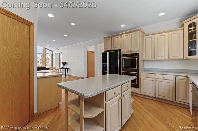 11245 Britney Lane, White Lake, MI 48386