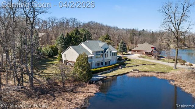 11245 Britney Lane, White Lake, MI 48386
